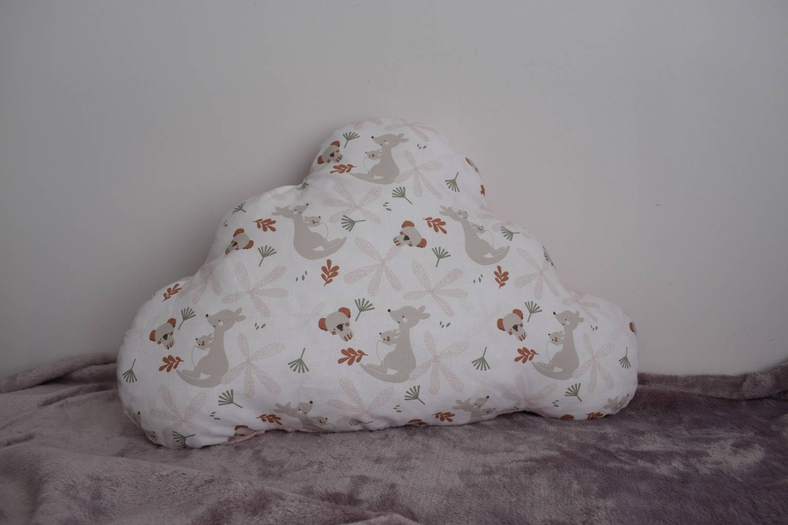 Lounamay Couture - coussin nuage personnalisé - coussin brodé - cadeau naissance - cadeau fait main (7)